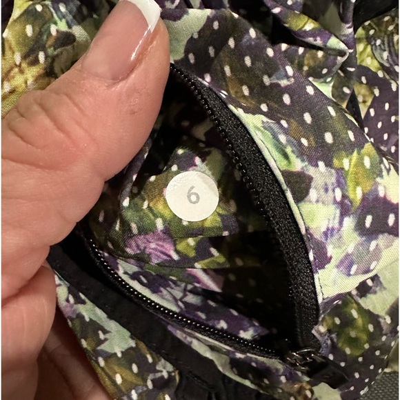 Lululemon Tracker Shorts III | Size 6 - Picture 9 of 9